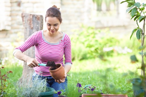 Garden maintenance terms with payment and service scope